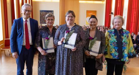 Styrkþegar ásamt rektor og formanni stjórnar sjóðsins. Frá vinstri: Jón Atli Benediktsson, Guðbjörg Pálsdóttir, Hrönn Birgisdóttir, Edythe Laquindanum Mangindin og Jóhanna Bernharðsdóttir.