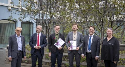 Styrkþegar ásamt rektor og stjórn sjóðsins. Frá vinstri: Guðmundur Jónsson prófessor, Jón Atli Benediktsson rektor, Jón Kristinn Einarsson, Emil Gunnlaugsson, Sverrir Jakobsson prófessor og Unnur Birna Karlsdóttir forstöðumaður.