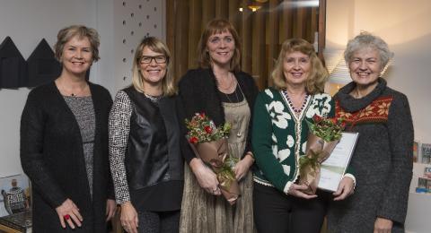 Kristín Ingólfsdóttir, rektor Háskóla Íslands, Herdís Sveinsdóttir prófessor og stjórnarmaður, Valgerður Lísa Sigurðardóttir, ljósmóðir og styrkhafi, Ingibjörg Eiríksdóttir, ljósmóðir og styrkhafi, og Ólöf Ásta Ólafsdóttir, prófessor og formaður stjórnar.