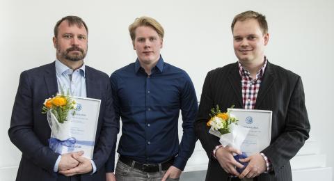 Frá vinstri: Styrkhafinn Sigurbergur Kárason, yfirlæknir á svæfinga- og gjörgæsludeild Landspítala, Kristinn A. Magnússon læknanemi, og Húnbogi Þorsteinsson, læknir í sérnámi í bæklunarskurðlækningum en hann tók við styrknum fyrir hönd Eyþórs Arnar Jónssonar, sem stundar sérnám í bæklunarlækningum í Svíþjóð.
