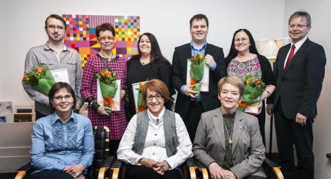  Styrkhafar ásamt stjórn sjóðsins. Efri röð: Steingrímur E. Jónsson, María Hauksdóttir, Ásdís Lilja Guðmundsdóttir, Bergvin Oddsson, Inga Sæland Ástvaldsdóttir og Jón Atli Benediktsson aðstoðarrektor. Neðri röð: María Dóra Björnsdóttir, Rannveig Traustadóttir og Helga Eysteinsdóttir.