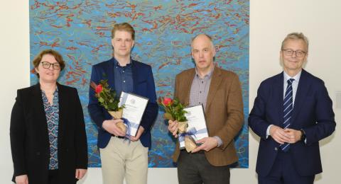 Björn og Jóhann hlutu styrki fyrir doktorsverkefni sín úr Styrktarstjóði Steingríms Arasonar fimmtudaginn 10. júní síðastliðinn. Frá vinstri: Kolbrún Pálsdóttir, forseti Menntavísindasviðs, Björn Rúnar Egilsson, doktorsnemi, Jóhann Björnsson, doktorsnemi, og Jón Atli Benediktsson, rektor Háskóla Íslands.