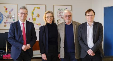 Stjórn sjóðsins ásamt rektor. Frá vinstri: Jón Atli Benediktsson, Ragnheiður Kristjánsdóttir, Kristján Árnason og Guðmundur Hálfdánarson. 