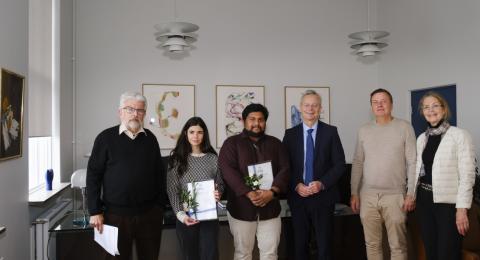 Tveir styrkþega ásamt stjórn sjóðsins og rektor HÍ. Maria Glarou átti ekki heimangengt. Frá vinstri: Sigurður Sveinn Snorrason, Marina De La Camara, Sreejith Sudhakaran Jayabhavan, Jón Atli Benediktsson, Einar Sveinbjörnsson og Árný Erla Sveinbjörnsdóttir.