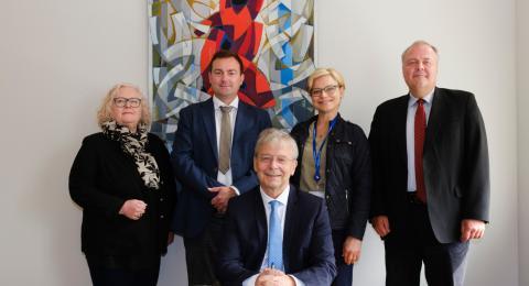 Jón Atli Benediktsson, rektor Háskóla Íslands, undirritaði skipulagsskrá sjóðsins að viðstaddri stjórn sjóðsins og stjórnarformanni Styrktarsjóða Háskóla Íslands.