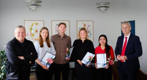 Styrkþegar ásamt Jóni Atla Benediktssyni, rektor Háskóla Íslands, og Þórarni Guðjónssyni, forseta Læknadeildar