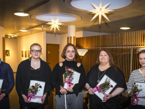 Styrkþegar við styrkveitingu í norræna húsinu.