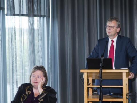 Jón Atli Benediktsson, rektor Háskóla Íslands, ávarpar samkomuna.