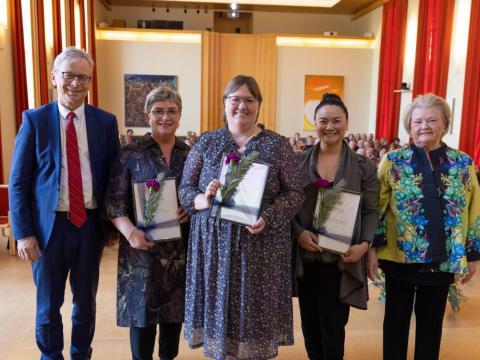 Styrkþegar ásamt rektor og formanni stjórnar sjóðsins. Frá vinstri: Jón Atli Benediktsson, Guðbjörg Pálsdóttir, Hrönn Birgisdóttir, Edythe Laquindanum Mangindin og Jóhanna Bernharðsdóttir.