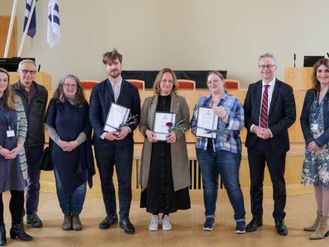 Styrkþegar ásamt rektor Háskóla Íslands, forseta Hugvísindasviðs og gestum við úthlutun styrkjanna.