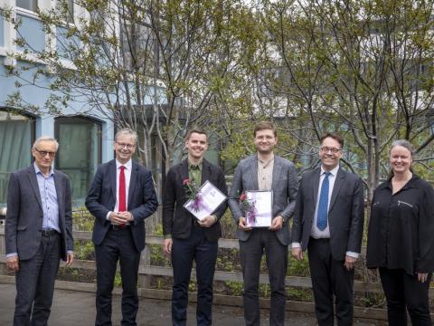 Styrkþegar ásamt rektor og stjórn sjóðsins. Frá vinstri: Guðmundur Jónsson prófessor, Jón Atli Benediktsson rektor, Jón Kristinn Einarsson, Emil Gunnlaugsson, Sverrir Jakobsson prófessor og Unnur Birna Karlsdóttir forstöðumaður. 
