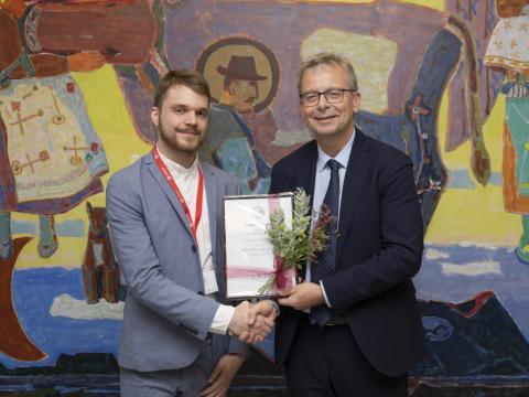 Jóhann Örn Sigurjónsson, doktorsnemi í menntavísindum við Háskóla Íslands, ásamt Jóni Atla Benediktssyni, rektor Háskóla Íslands.