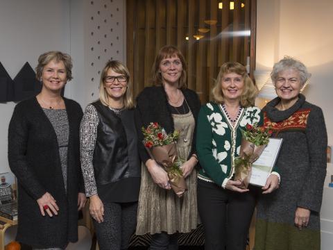 Kristín Ingólfsdóttir, rektor Háskóla Íslands, Herdís Sveinsdóttir prófessor og stjórnarmaður, Valgerður Lísa Sigurðardóttir, ljósmóðir og styrkhafi, Ingibjörg Eiríksdóttir, ljósmóðir og styrkhafi, og Ólöf Ásta Ólafsdóttir, prófessor og formaður stjórnar.