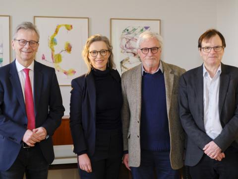 Stjórn sjóðsins ásamt rektor. Frá vinstri: Jón Atli Benediktsson, Ragnheiður Kristjánsdóttir, Kristján Árnason og Guðmundur Hálfdánarson. 