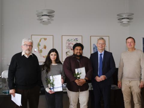 Tveir styrkþega ásamt stjórn sjóðsins og rektor HÍ. Maria Glarou átti ekki heimangengt. Frá vinstri: Sigurður Sveinn Snorrason, Marina De La Camara, Sreejith Sudhakaran Jayabhavan, Jón Atli Benediktsson, Einar Sveinbjörnsson og Árný Erla Sveinbjörnsdóttir. 
