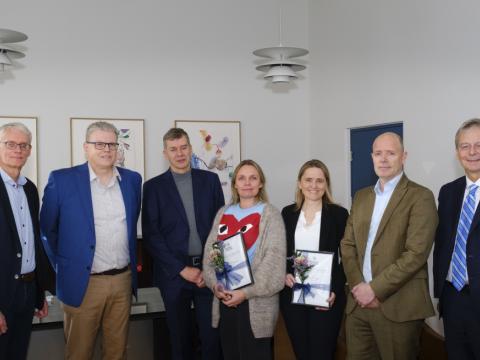 Fulltrúar styrkþega ásamt fulltrúum úr stjórn sjóðsins og rektor HÍ og forseta Verkfræði- og náttúruvísindasviðs. Frá vinstri: Sigurður Magnús Garðarsson, forseti Verkfræði- og náttúruvísindasviðs, Sverrir Örn Þorvaldsson, stjórnarmaður, Röngvaldur Möller stjórnarmaður, Anna Ben Blöndal, móðir Hallgríms, Silja Rún Guðmunsdóttir, móðir Hildar, Haraldur Hallgrímsson, faðir Hallgríms, og Jón Atli Benediktsson, rektor Háskóla Íslands.