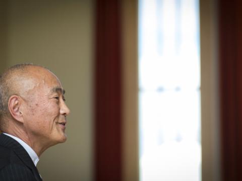 Hr. Toshizo (Tom) Watanabe. Sjóðurinn grundvallast á fimm milljóna bandaríkjadala gjöf frumkvöðulsins og Íslandsvinarins Toshizo Watanabe til Háskóla Íslands, en um er að ræða eina stærstu peningagjöf sem einstaklingur hefur fært skólanum.