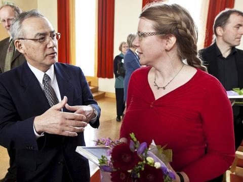 Frá úthlutun úr Watanabe-styrktarsjóðnum 16. apríl 2012 í Hátíðasað Háskóla Íslands.