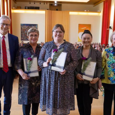 Styrkþegar ásamt rektor og formanni stjórnar sjóðsins. Frá vinstri: Jón Atli Benediktsson, Guðbjörg Pálsdóttir, Hrönn Birgisdóttir, Edythe Laquindanum Mangindin og Jóhanna Bernharðsdóttir.