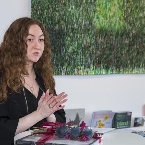 Marín Árnadóttir veitir styrk viðtöku