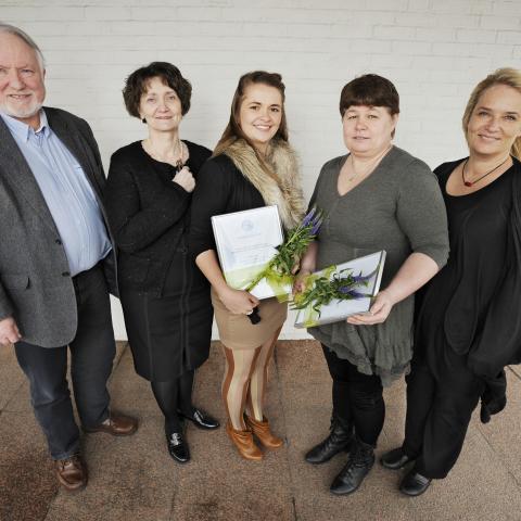 Frá vinstri: Gunnar E. Finnbogason, Brynhildur Flóvenz, formaður stjórnar sjóðsins, Esther Ösp Valdimarsdóttir, Hjördís Sigursteinsdóttir og Hanna Björg Sigurjónsdóttir.