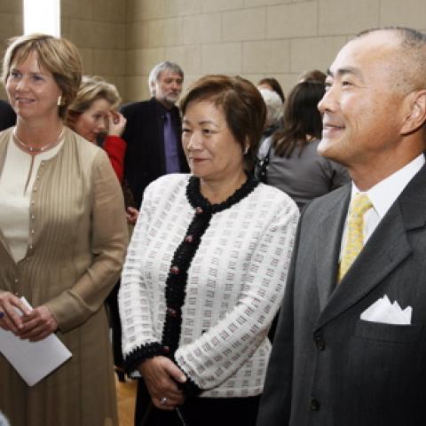 Stofnskrá nýs styrktarsjóðs, sem kenndur er við Watanabe, var undirrituð af stofnandanum Toshizo Watanabe og Kristínu Ingólfsdóttur, rektor Háskóla Íslands, við hátíðlega athöfn í Háskóla Íslands