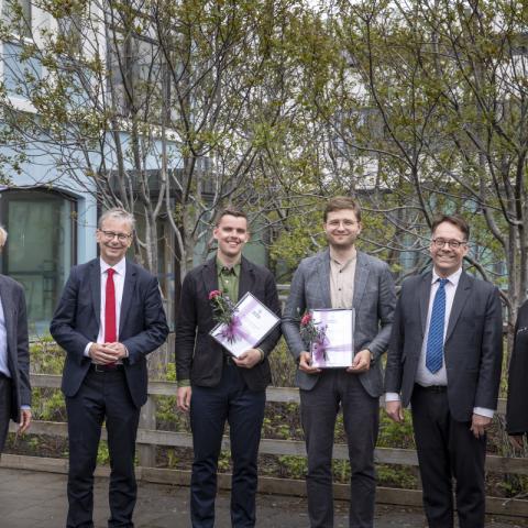 Styrkþegar ásamt rektor og stjórn sjóðsins. Frá vinstri: Guðmundur Jónsson prófessor, Jón Atli Benediktsson rektor, Jón Kristinn Einarsson, Emil Gunnlaugsson, Sverrir Jakobsson prófessor og Unnur Birna Karlsdóttir forstöðumaður. 