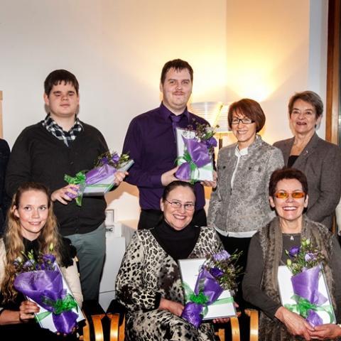 Frá styrkafhendingu.