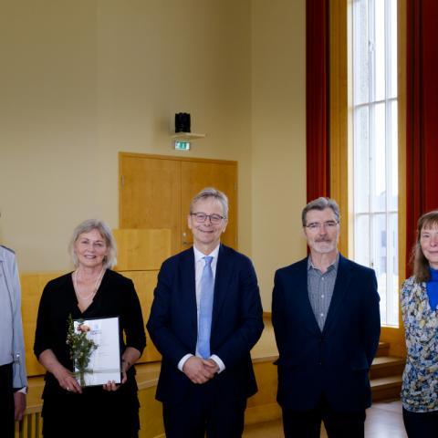 Frá úthlutun styrksins í Hátíðasal í gær. Frá vinstri: Jóhanna Einarsdóttir. Sigríður Ólafsdóttir, Jón Atli Benediktsson, Samúel Lefever og Daisy Neijman.