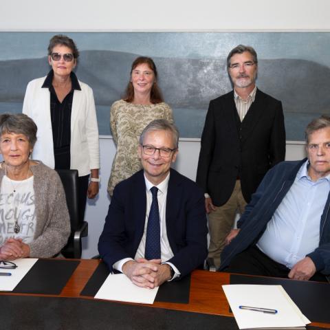 Elsa Sigríður og Tómas ásamt Jóni Atla, rektor Háskólans, og stjórn sjóðsins.