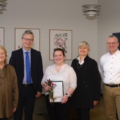 Styrkhafi ásamt rektor, leiðbeinanda sínum og hluta af stjórn sjóðsins. Frá vinstri: Jóhanna Bernharðsdóttir, Jón Atli Benediktsson, Arna Garðarsdóttir, Sóley Sesselja Bender og Stefán Bragi Bjarnason. 