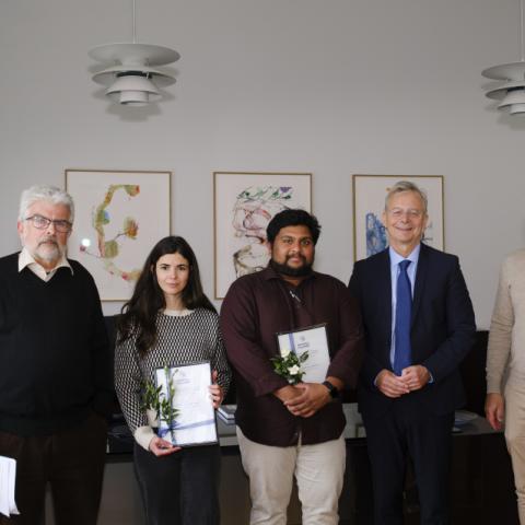 Tveir styrkþega ásamt stjórn sjóðsins og rektor HÍ. Maria Glarou átti ekki heimangengt. Frá vinstri: Sigurður Sveinn Snorrason, Marina De La Camara, Sreejith Sudhakaran Jayabhavan, Jón Atli Benediktsson, Einar Sveinbjörnsson og Árný Erla Sveinbjörnsdóttir. 