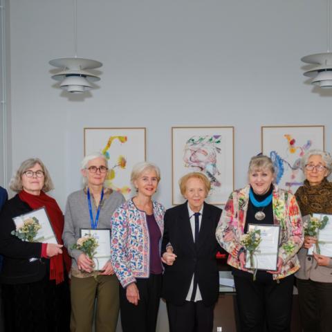 Styrkþegar ásamt Vigdísi Finnbogadóttur, rektor og fulltrúum í stjórn Styrktarsjóðs Stofnunar Vigdísar Finnbogadóttur.