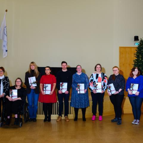 Styrkþegar ásamt rektor HÍ og hluta af stjórn Þórsteinssjóðs.