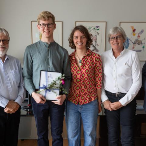 Baldvin Fannar Guðjónsson, þriðja árs nemi í læknisfræði við Háskóla Íslands, ásamt foreldrum sínum Guðjóni Baldurssyni og Bryndísi Guðjónsdóttur, unnustu sinni Francescu Perry-Poletti, Sædísi Sævarsdóttur, prófessor og varadeildarforseta Læknadeildar og Jóni Atla Benediktssyni rektor.