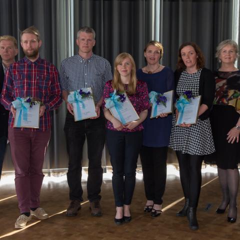 Styrkhafr Eggertssjóðs ásamt stjórn sjóðsins en í henni sitja þau Bryndís Brandsdóttir, vísindamaður við Jarðvísindastofnun HÍ, Guðmundur Hrafn Guðmundsson, prófessor við Líf- og umhverfisvísindadeild HÍ og Ásmundur Jakobsson verkfræðingur.